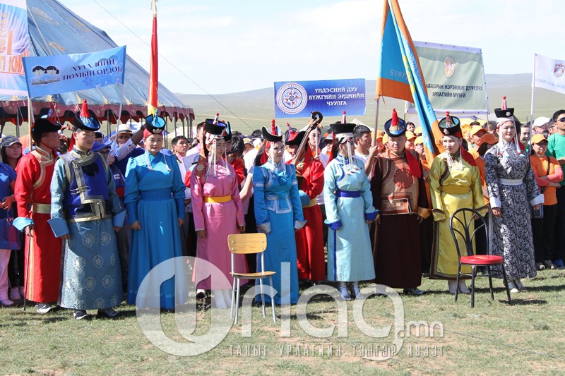 Соёл урлагийн ажилчид баяраа амжилтаар дүүрэн тэмдэглэлээ